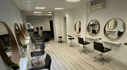 Sean Collins Hair Co., bilde 2