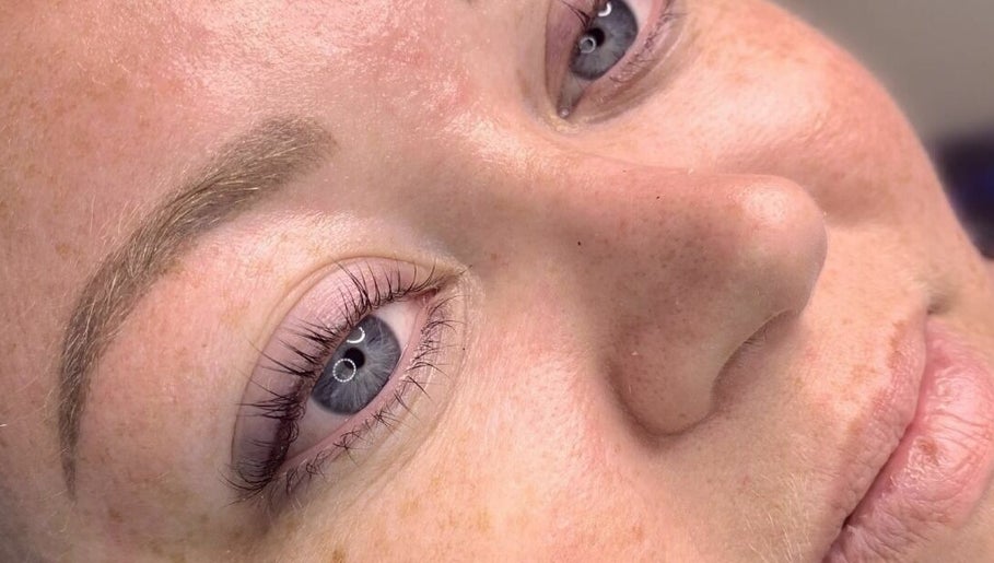 Niche Lash & Brow image 1