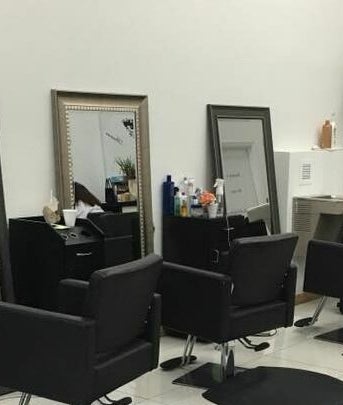 A Touch of Rose Dominican Salon image 2