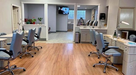 Lily Nails and Lash (Andover, MA) billede 2