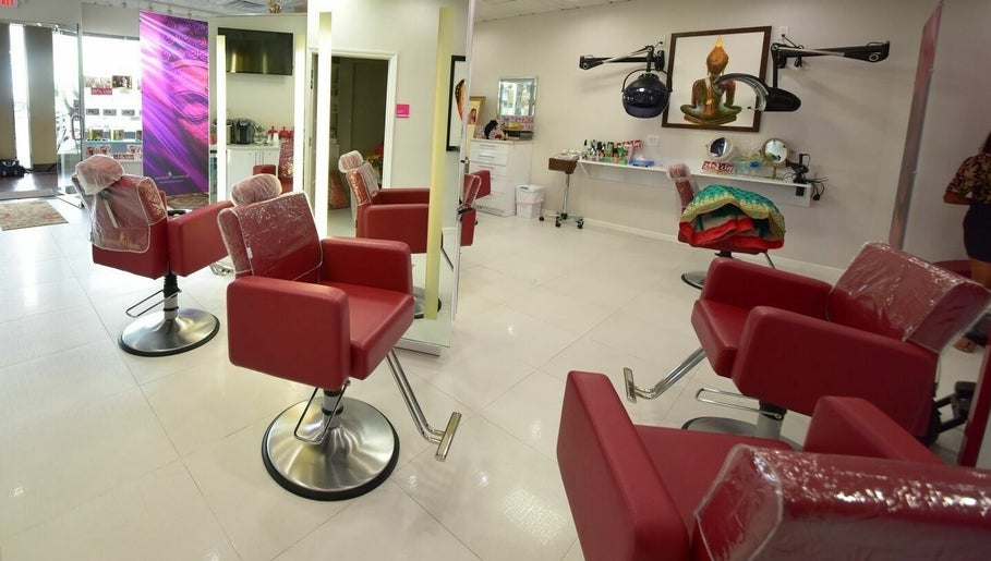 Shahnaz Husain Franchise Salon imaginea 1