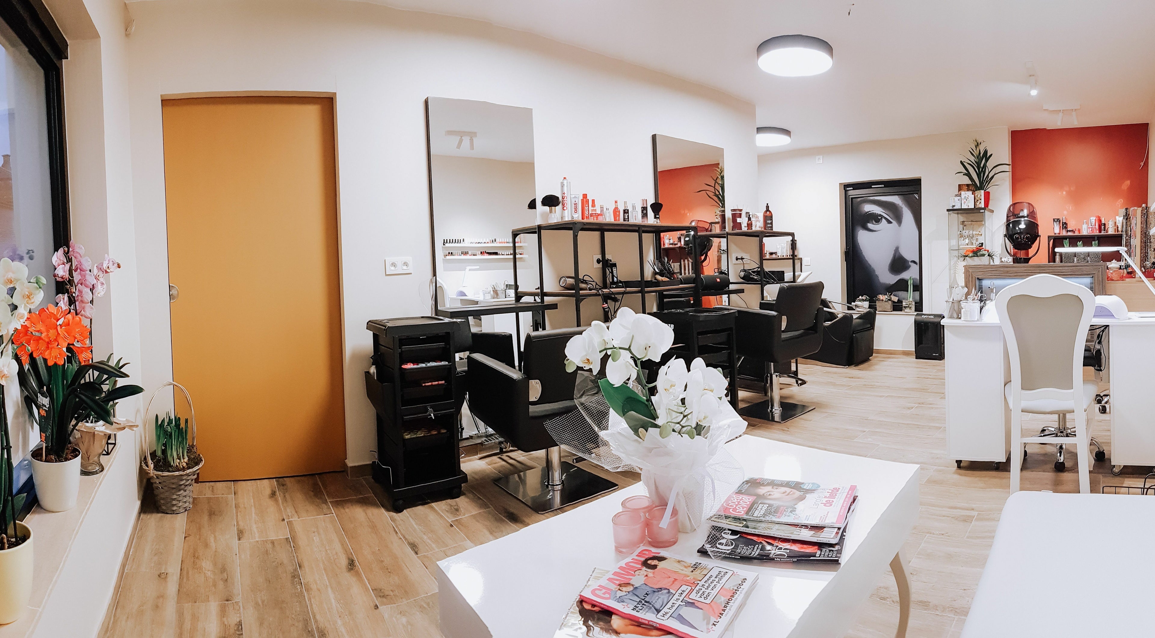 Moderne salon bij Art Of Beauty Mardanyan, Oudenaarde, Vlaanderen, BE met stijlvolle inrichting.