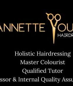 Annette Young Hair Clinic billede 2