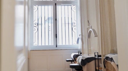 Espace lumineux pour soins de beauté chez Call Me Sweet à Bordeaux, Nouvelle-Aquitaine, FR.