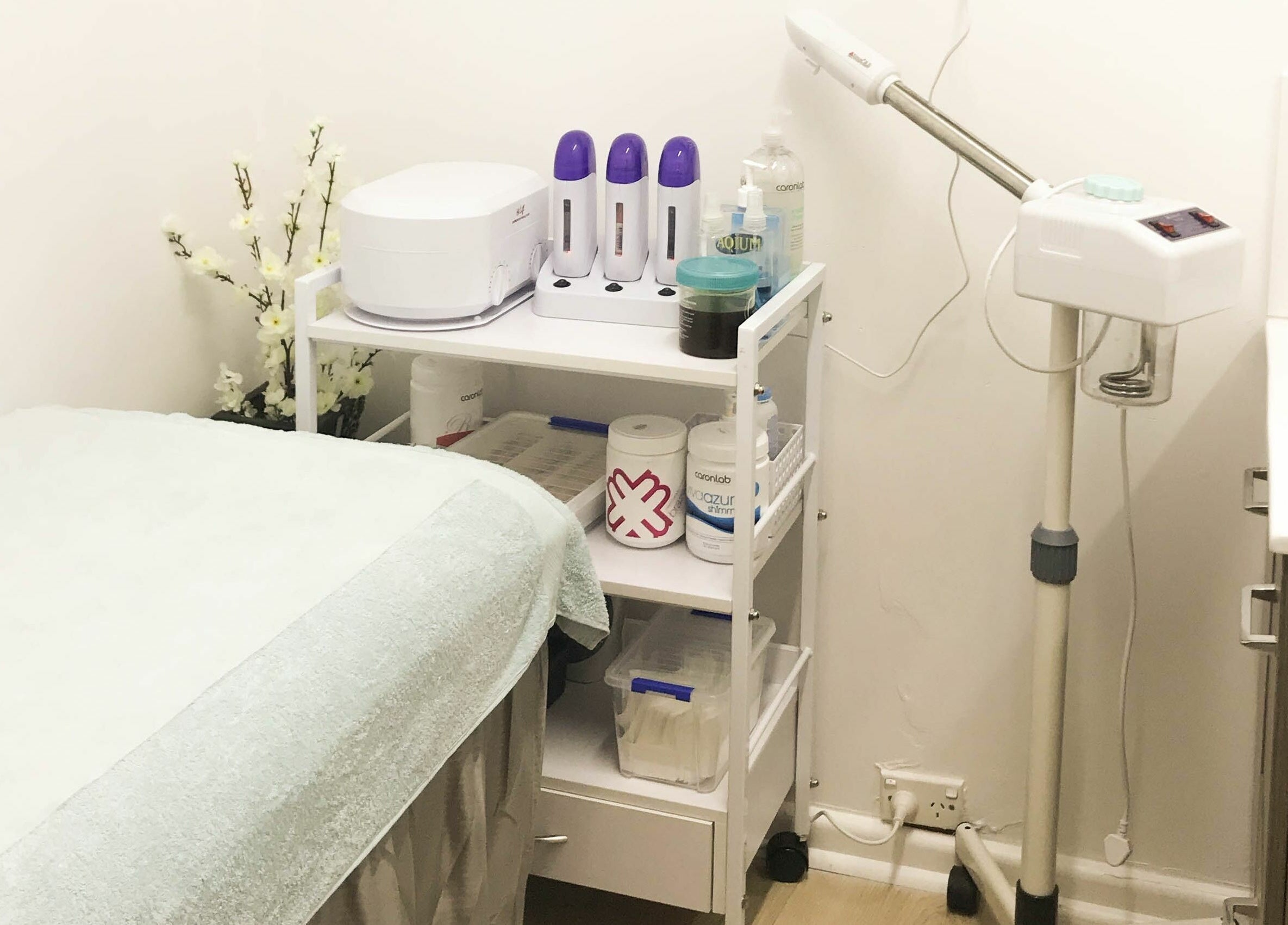 Relaxing treatment room at Kamiya Day Spa, Ashburton, Victoria, AU featuring modern equipment and tranquil decor.