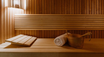 Sauna au La Tour Hassan Palace à Rabat, Rabat-salé-kénitra, MA, avec des accessoires de bien-être.