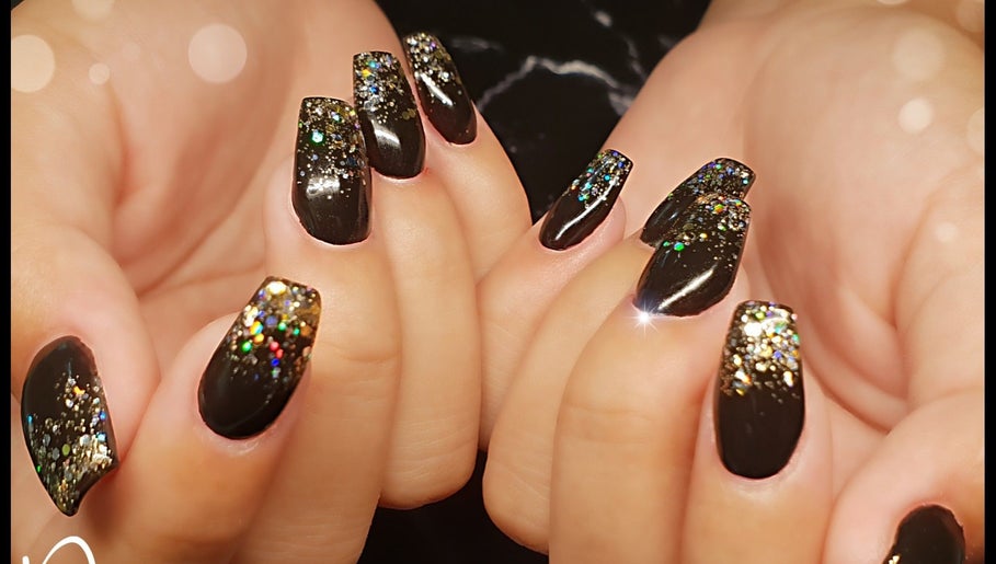 Lisha Evans Nail Artist image 1