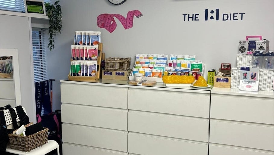 Coach Collins - The 1:1 Diet product shelves in Southampton, England, GB showcasing diverse meal options.