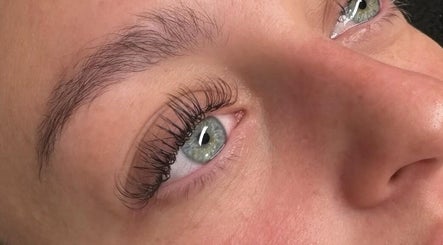 Close-up of enhanced lashes at Lovelli Lashes Brows and Training in Halfway, England, GB.