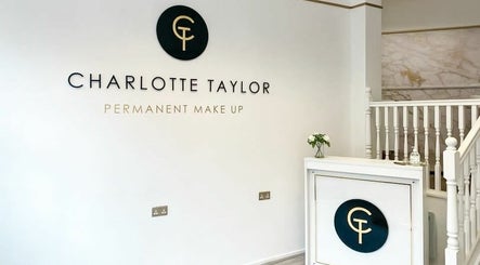 Charlotte Taylor Permanent Makeup 3paveikslėlis