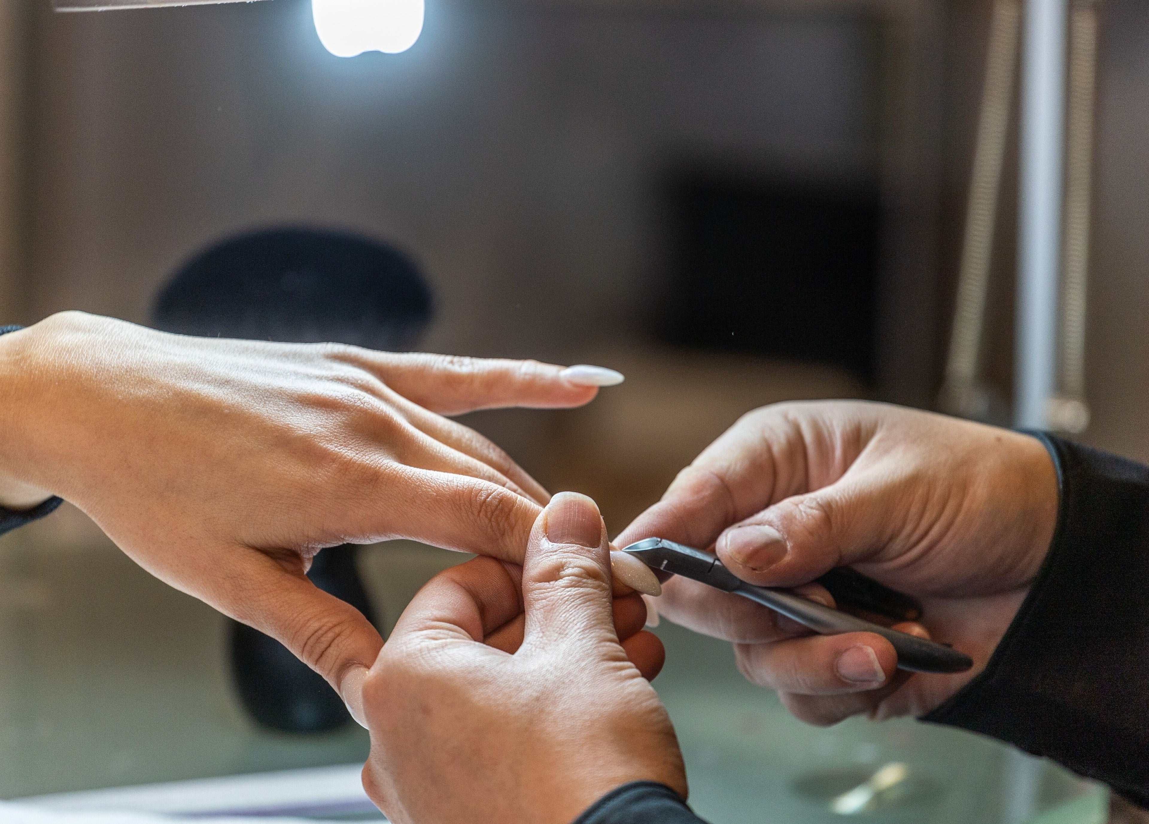 Professional nail treatment at Spa ManiPedi in Côte Saint-Luc, Québec, CA. Discover luxury nail care services.