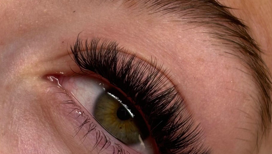 Close-up of eyelash extensions at Agi’s Nails, Thurso, Scotland, GB showcasing detailed lash work.