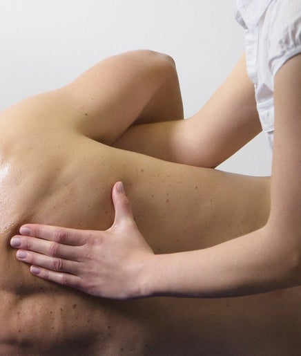 Deep Tissue Massage and Training imagem 2