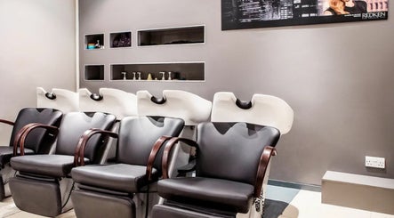 Stage Door Salon image 2