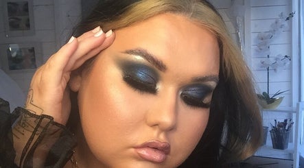 Katelynskeltonmua image 3