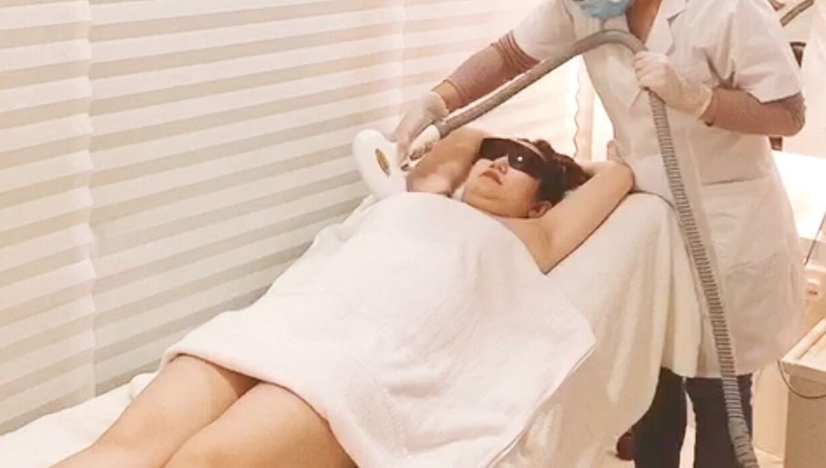 A laser hair removal session at Best Beauty Hair Removal, Singapore, Singapore, SG, ensuring smooth skin.