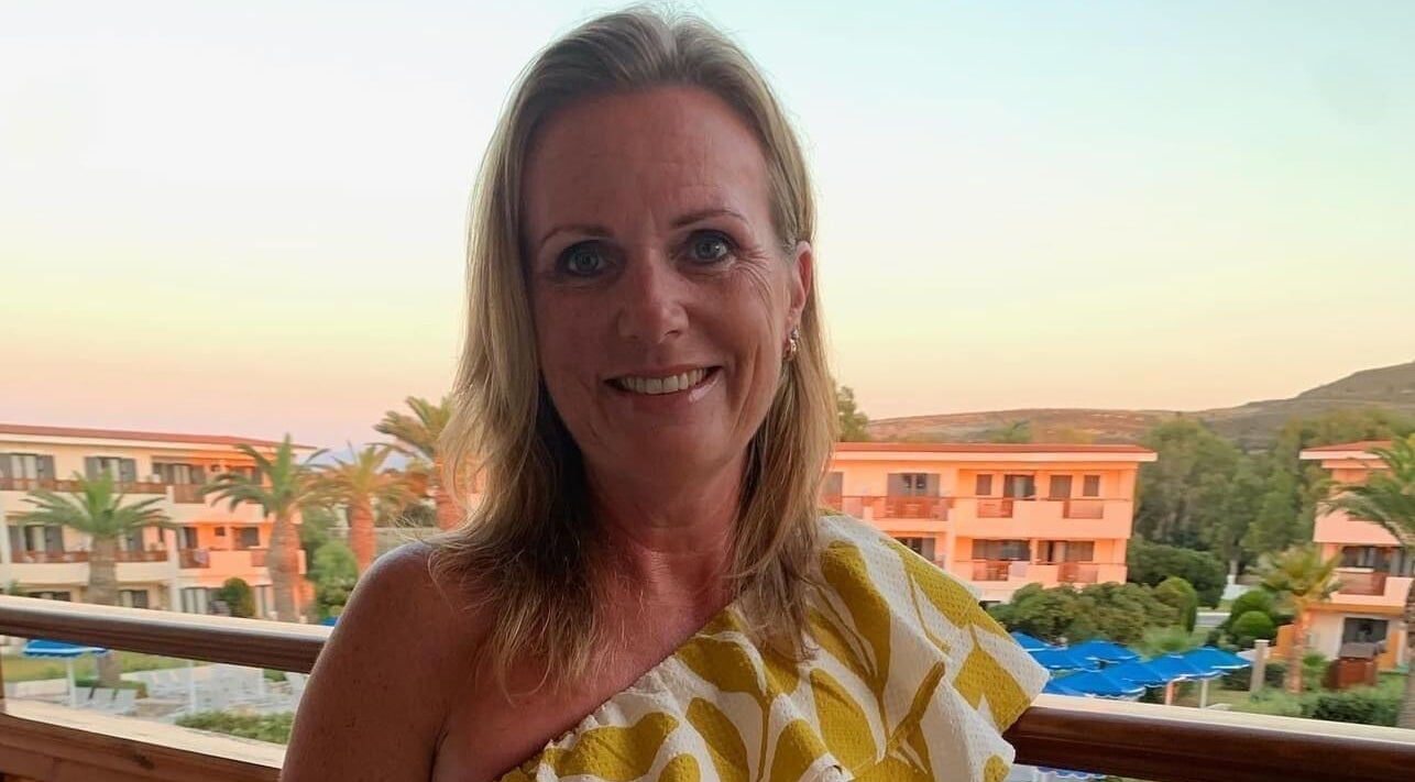 The 121 Diet by Cambridge Weight Plan with Vanessa in UK, UK, GB, featuring a serene sunset view.