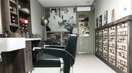 hình ảnh 2 của John Knipsalon Zuidwijkstraat