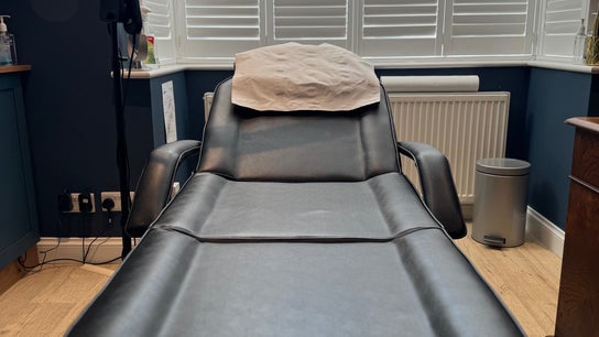 Farrah Brows & Aesthetics (Home Clinic - 3 Coombe Crescent) 3