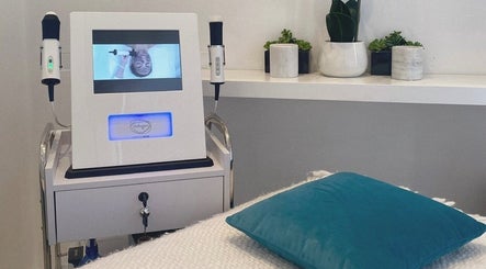 D&H Beauty Bar