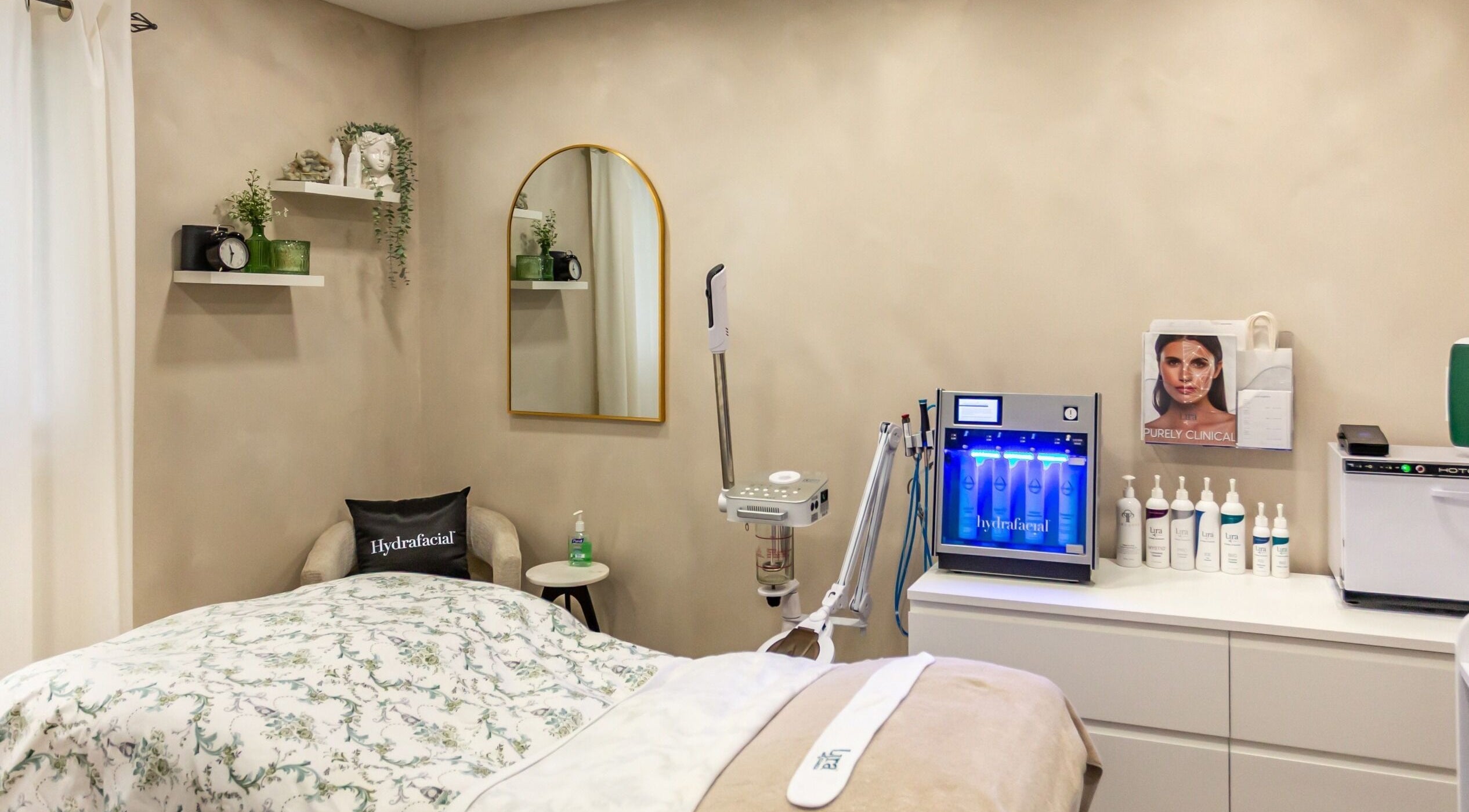 STUDIODERMA spa room in Ottawa, Ontario, CA, featuring a serene skincare setup and modern hydrafacial equipment.