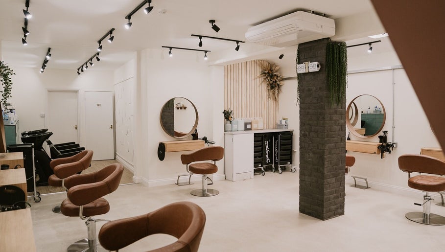 Fir Salon – kuva 1