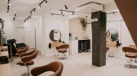 Fir Salon