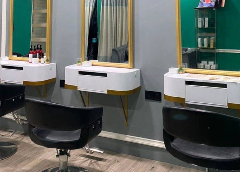 Modern salon chairs and mirrors at Beylla Medispa Klang, Klang, Selangor, MY.
