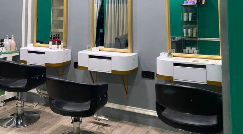 Modern salon chairs and mirrors at Beylla Medispa Klang, Klang, Selangor, MY.