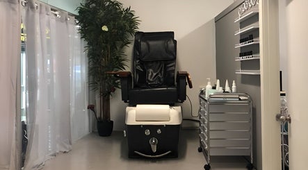 De Luxe Beauty Therapy