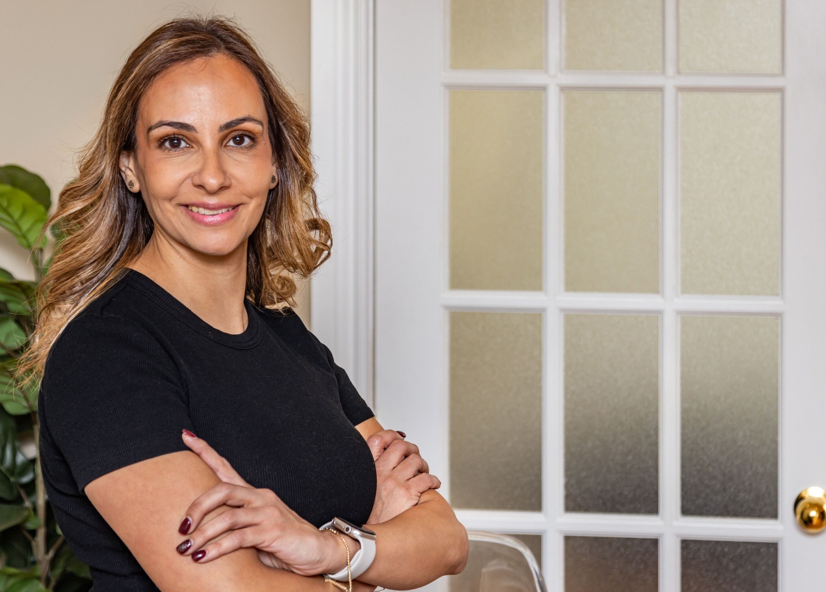 Client receiving warm welcome at Shifa Esthétique and Massage, N.D.D Ile-Perrot, Canada, CA.