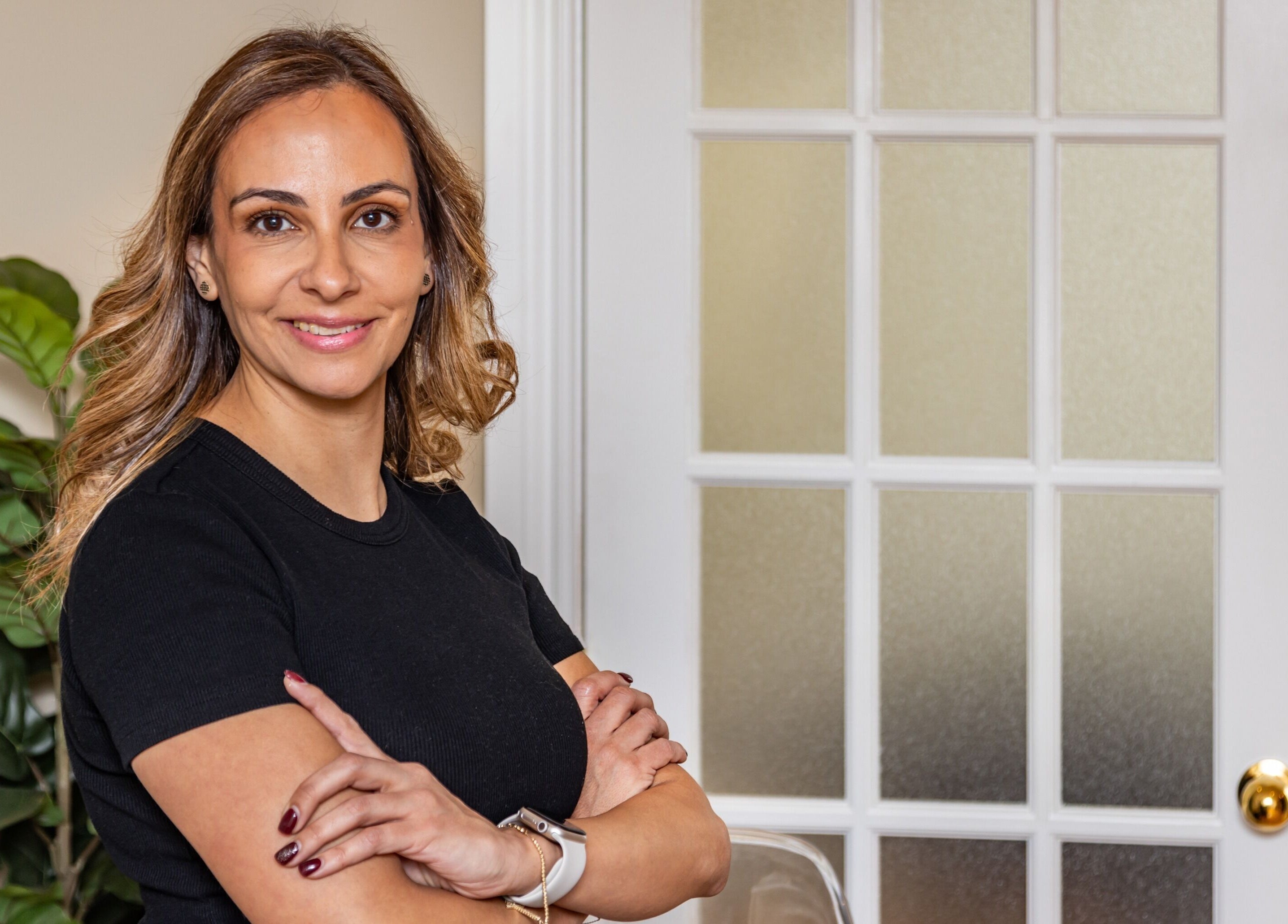 Client receiving warm welcome at Shifa Esthétique and Massage, N.D.D Ile-Perrot, Canada, CA.