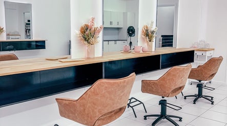 Luxx Hair Lounge