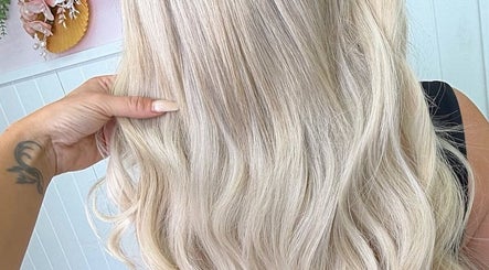 Luxx Hair Lounge, bild 2