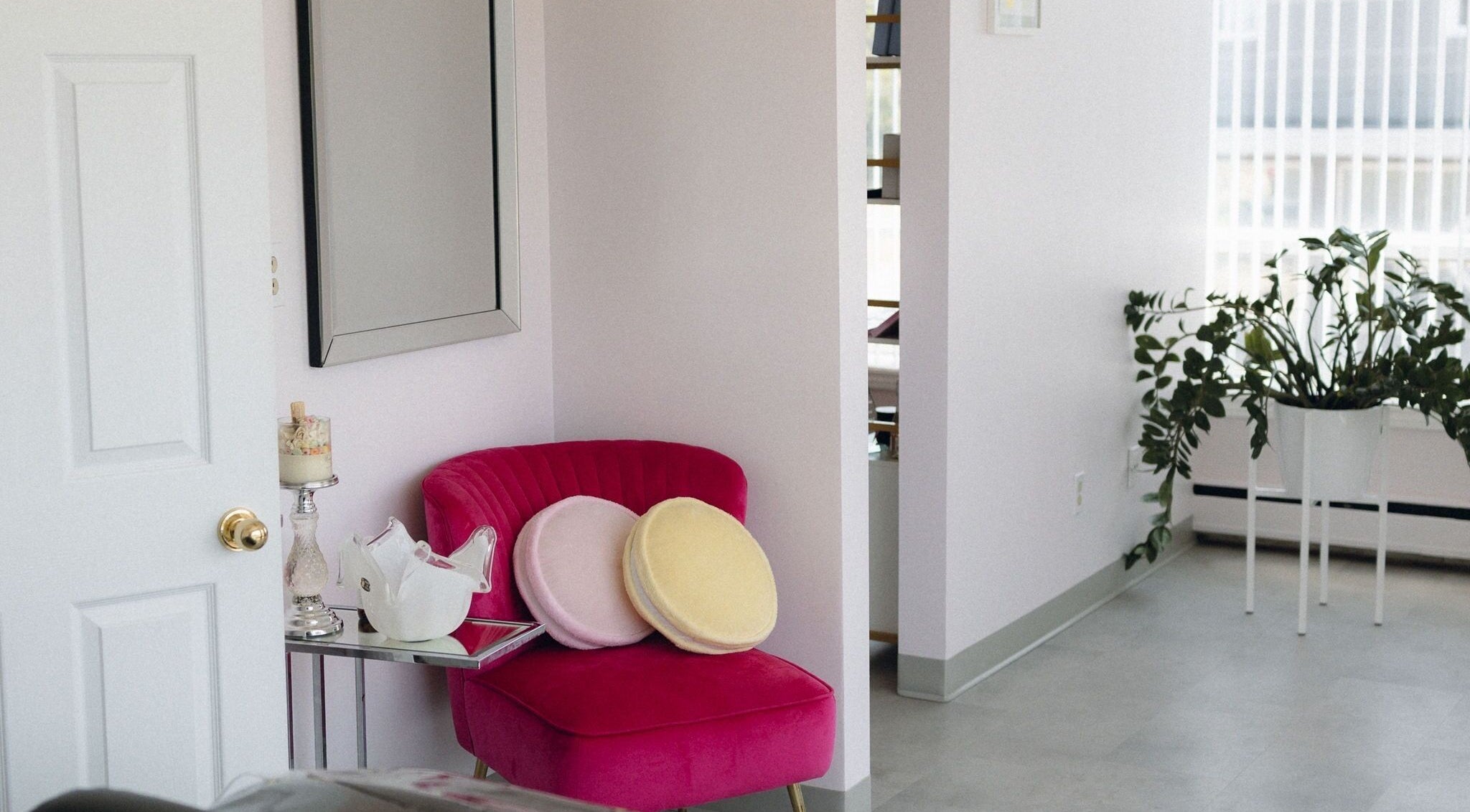 Lashed By Mir, cozy pink chair setup in Sault Ste. Marie, Ontario, CA beauty venue.