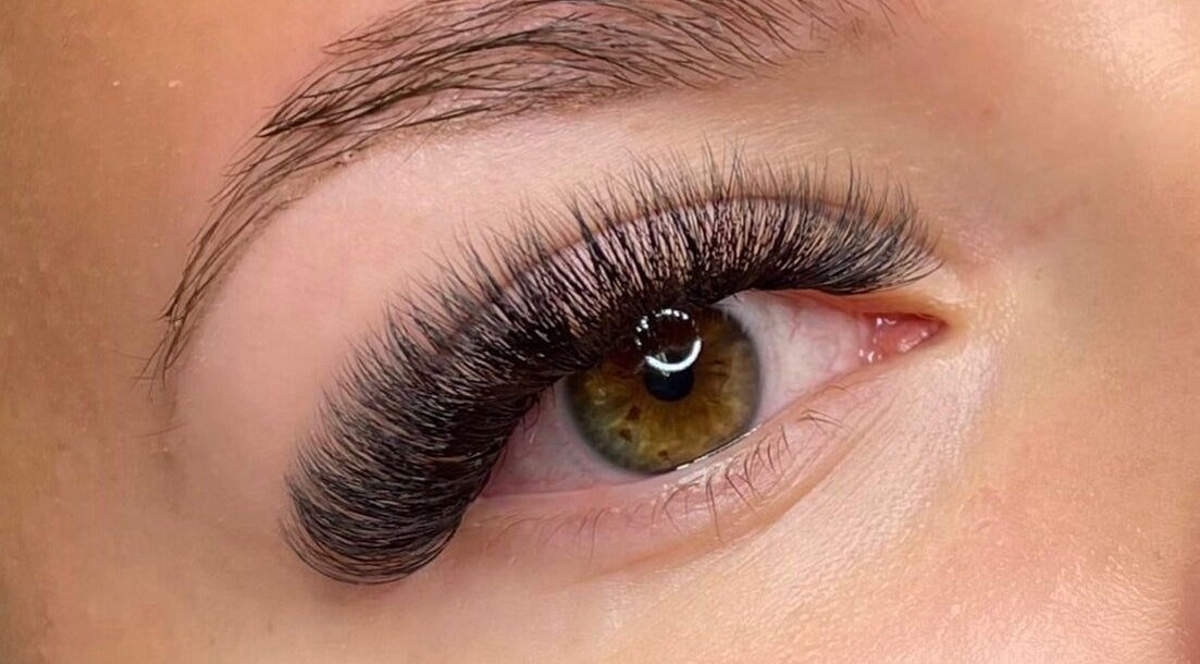 Close-up of eyelash extensions at Lashed By Mir in Sault Ste. Marie, Ontario, CA showcasing intricate beauty.