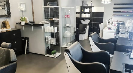 KM Hair and Beauty изображение 2