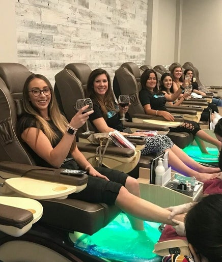 Tipsy Nail Bar imaginea 2