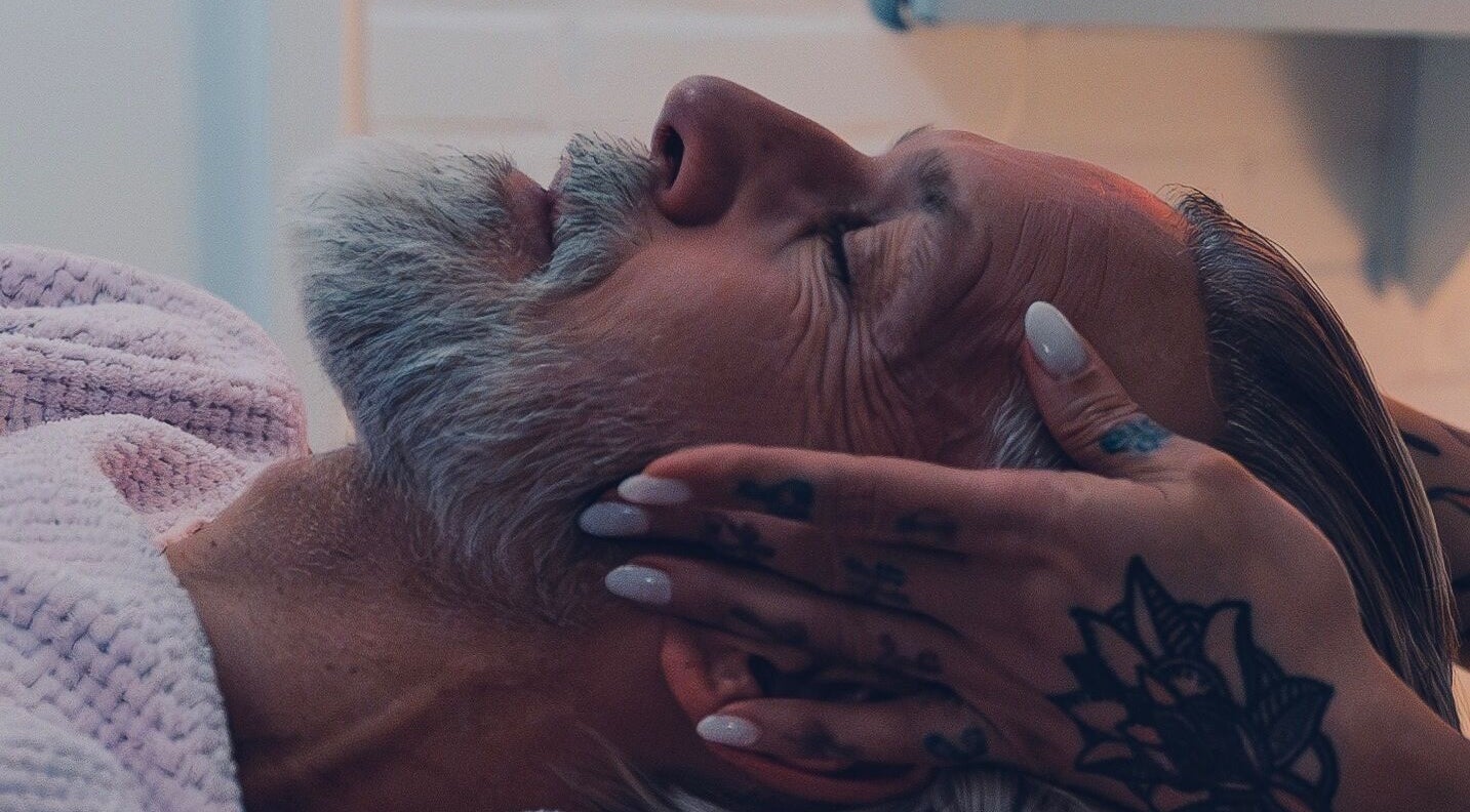 Relaxing head massage at A Very Scary Fairy, Amsterdam, Noord-Holland, NL.