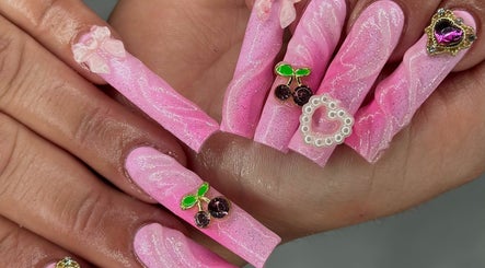 Gel Luxe Nails Bild 2