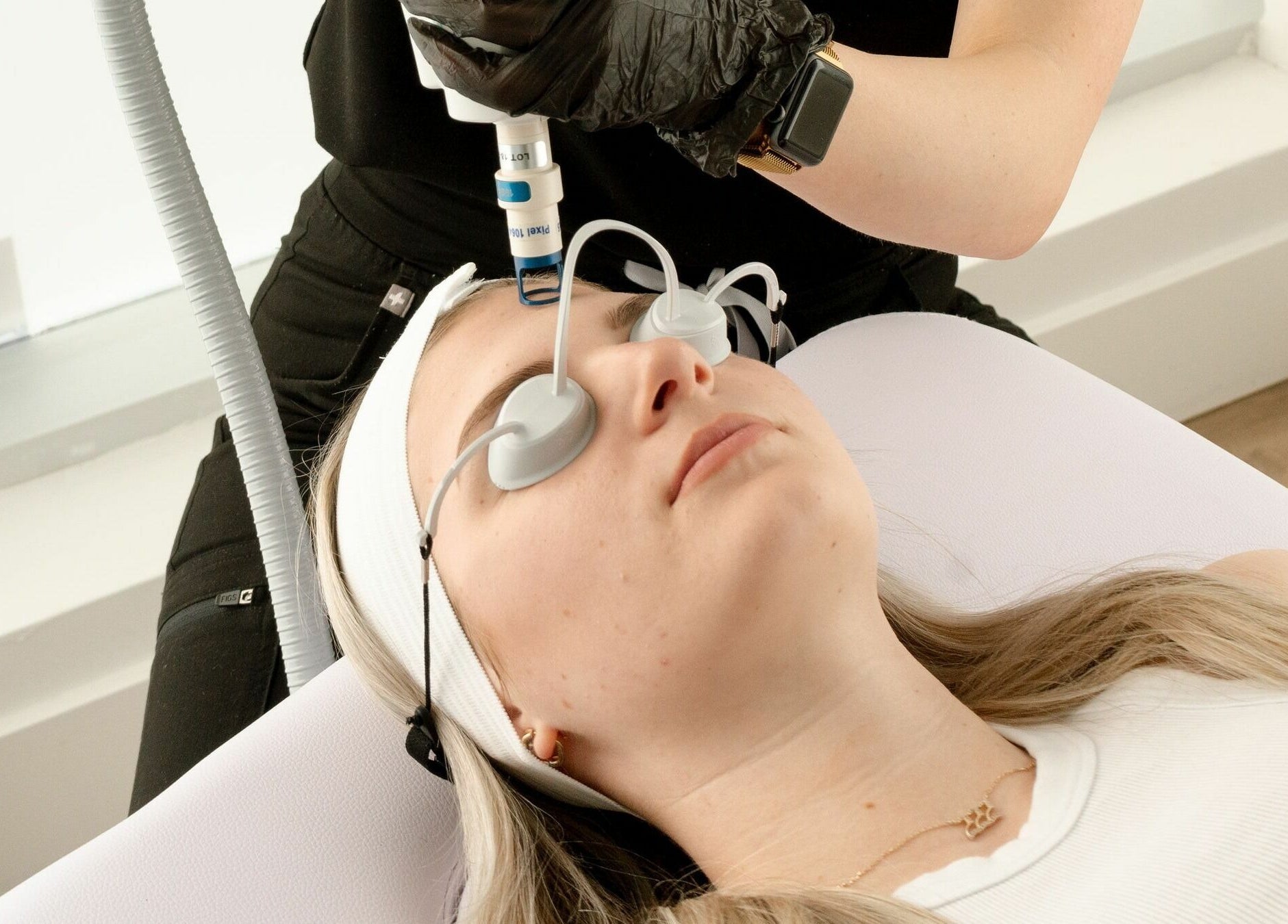 Facial laser treatment at Laser Bar, Barrie, Ontario, CA. Relaxation and rejuvenation in a serene setting.