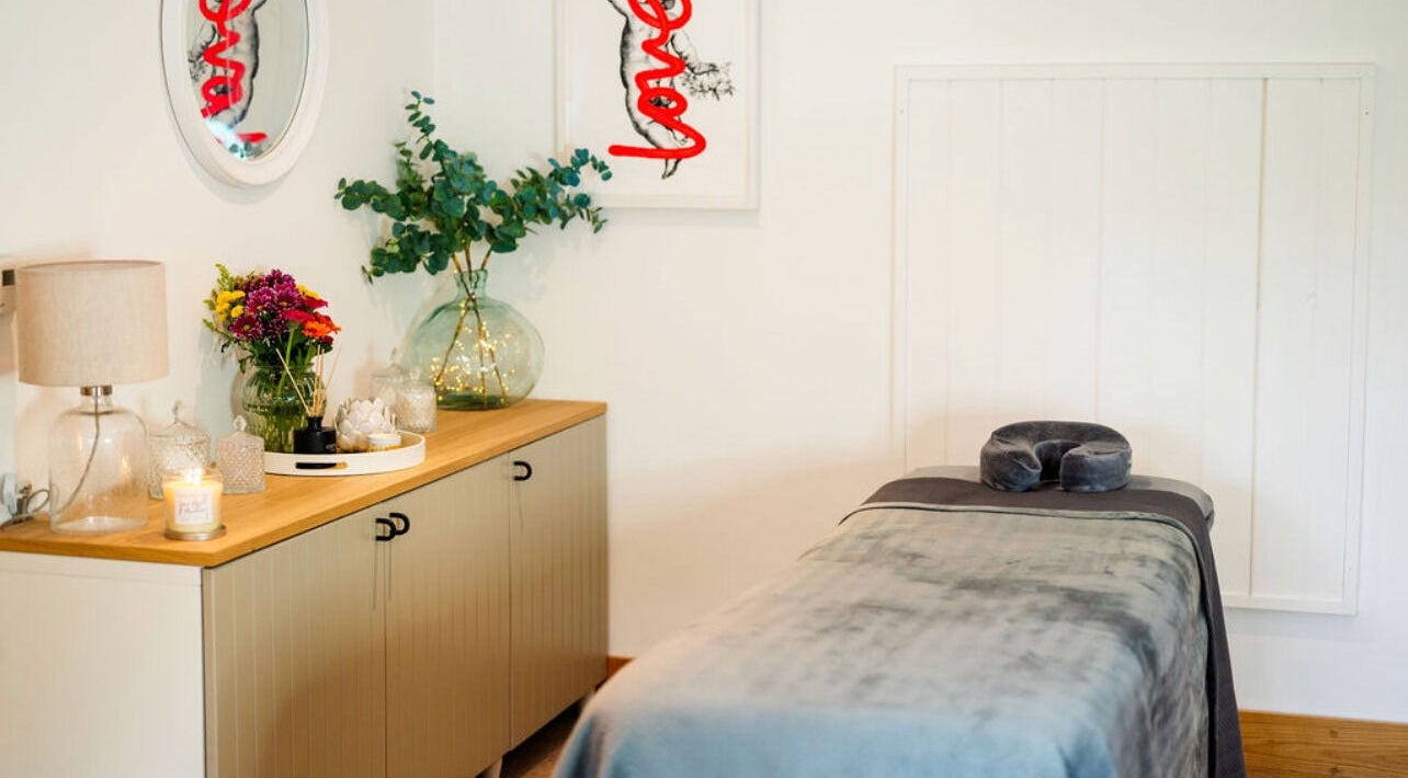 Massage room at Practically Perfect in Every Way, Tewin, England, GB featuring a cozy aesthetic.