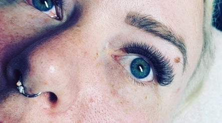 Boolu Lash & Beauty image 3