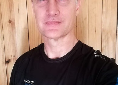 Professional massage therapist at Kahe Hands Wierdapark, Centurion, Gauteng, ZA providing expert wellness care.