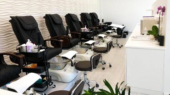 Complete with a full bikini waxing zone - F&A Ultra Beauty Center