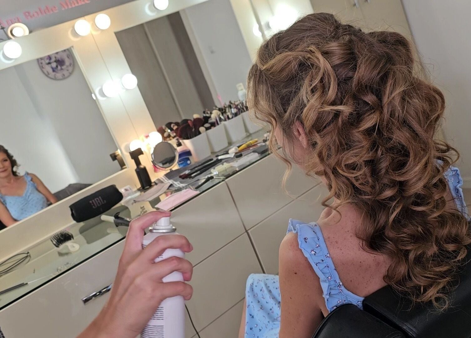 Stilizare păr la Ana Bolde Beauty Studio în Timișoara, Județul Timiș, RO.