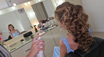 Stilizare păr la Ana Bolde Beauty Studio în Timișoara, Județul Timiș, RO.