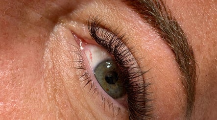The Glamorous Lash image 2