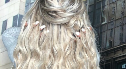 Waves Extensions and Académie