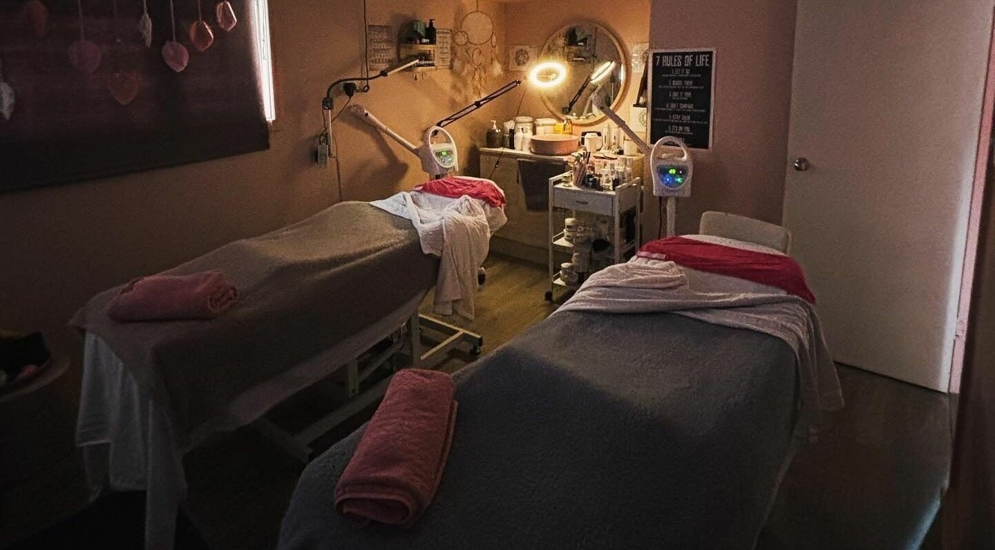 Kalgoorlie Beauty's tranquil treatment room in Kalgoorlie, Western Australia, AU showcasing cozy massage beds.